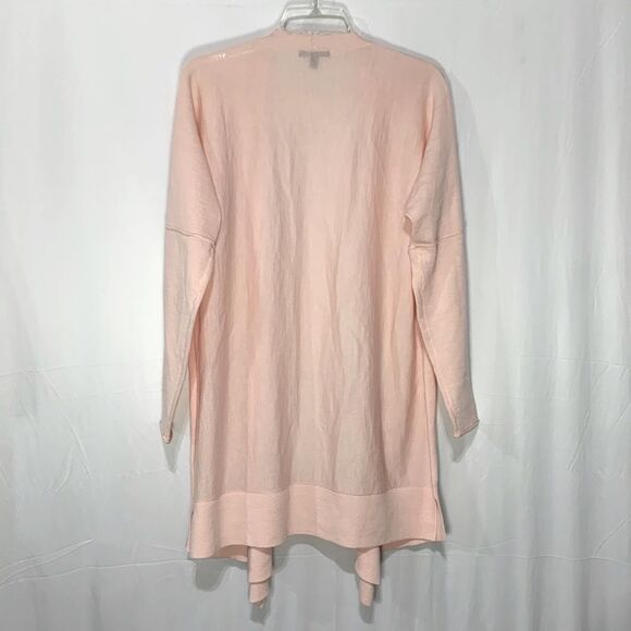 Drape this soft and warm merino wool Open Cardigan by J. Crew in baby pink - Picture 2 of 12